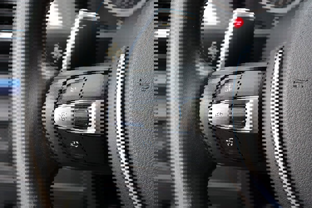 Used 2017 BMW 230i xDrive Coupe image 17