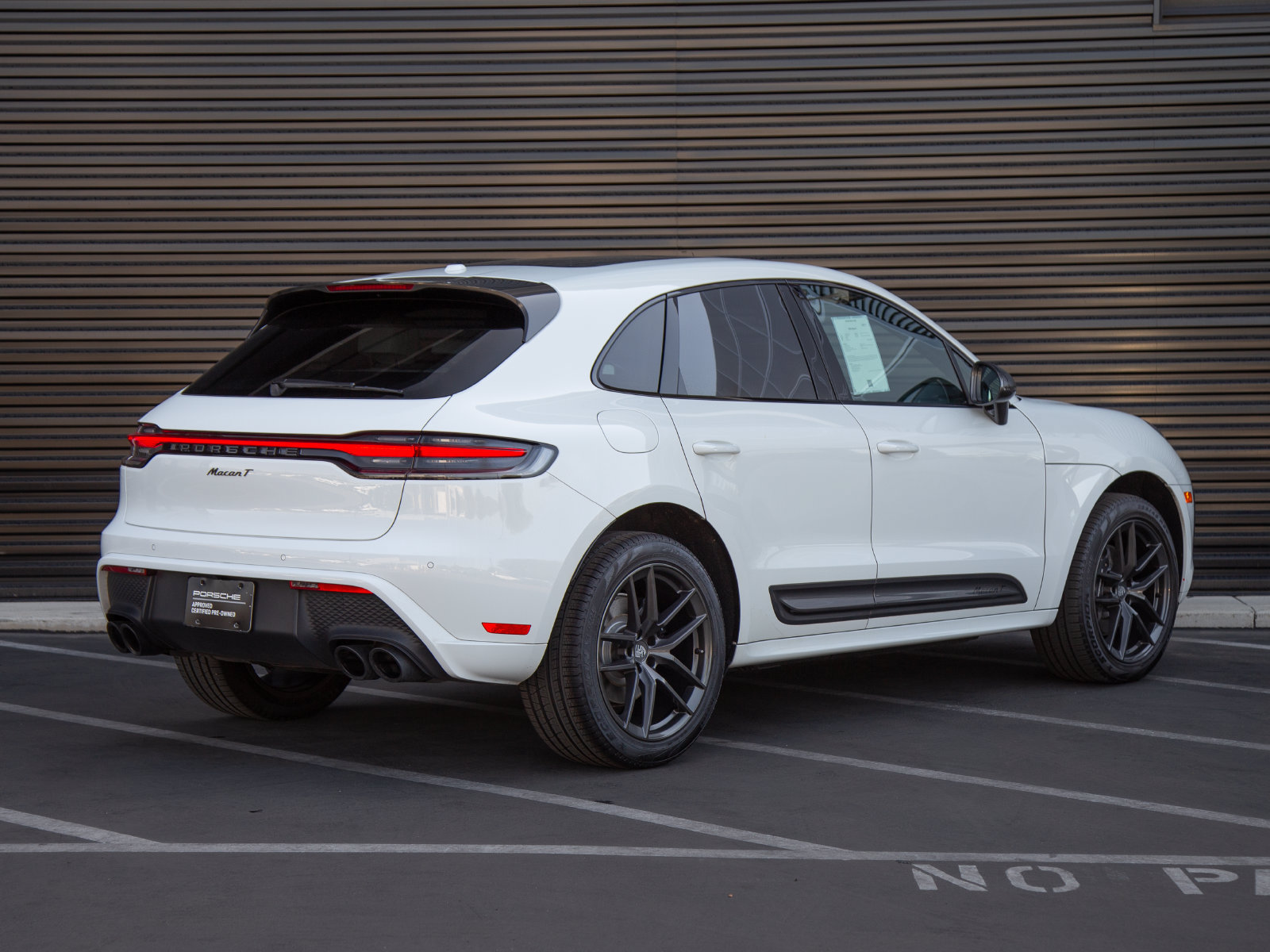 Certified 2023 Porsche Macan Turbo AWD/4WD image 7