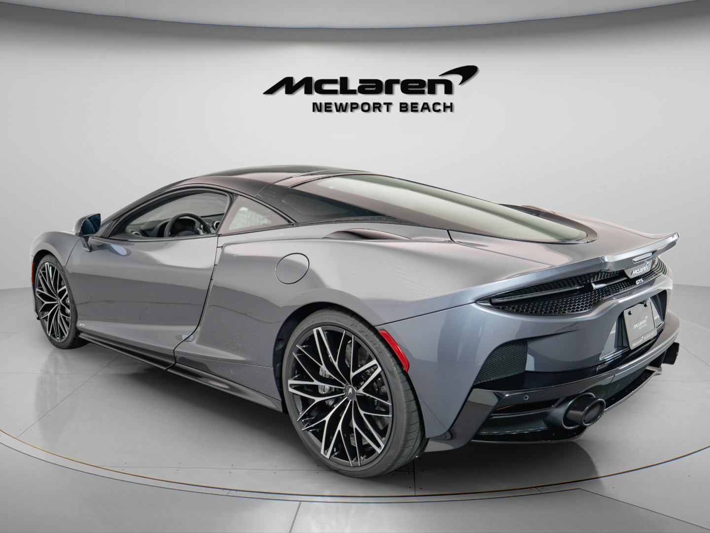 Used 2025 McLaren GTS RWD image 4