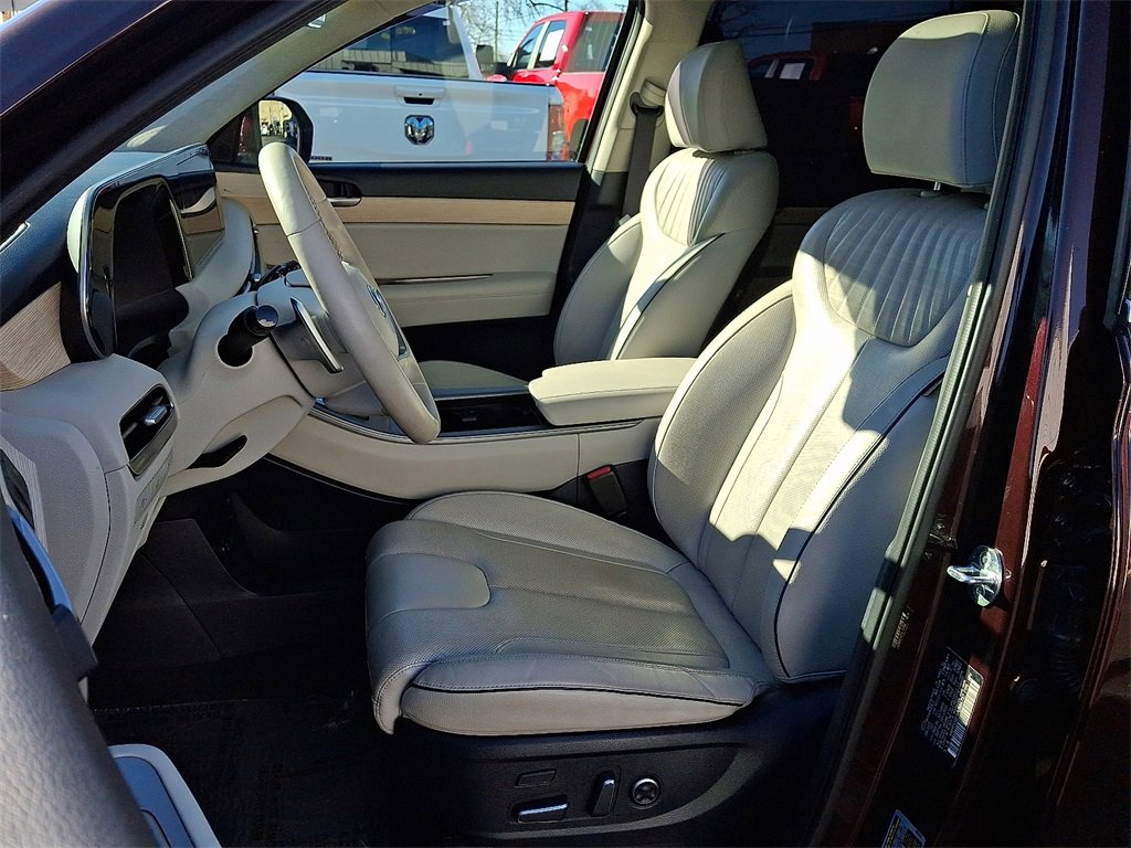 Used 2023 Hyundai Palisade Limited image 16