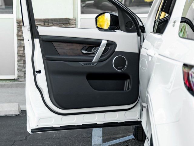 New 2025 Land Rover Discovery Sport S image 12