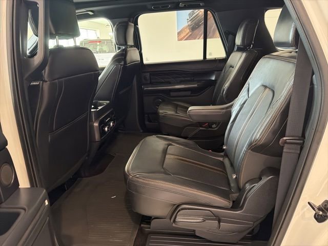 Used 2022 Ford Expedition Max Platinum AWD/4WD image 17