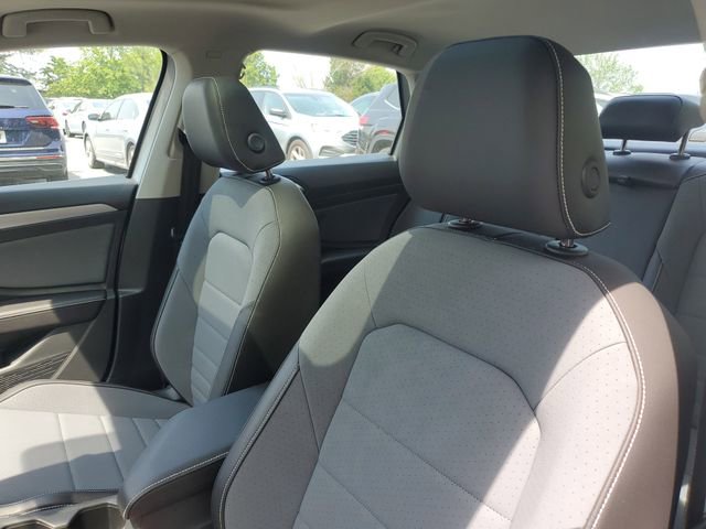 New 2026 Volkswagen Jetta SE FWD image 19