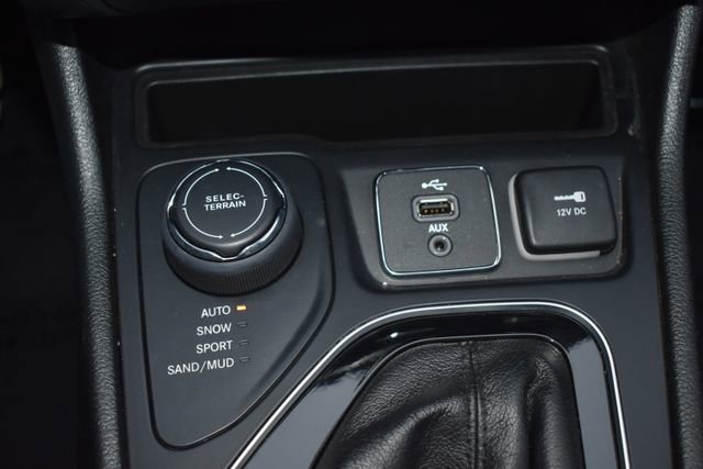 Used 2019 Jeep Cherokee Limited w/ Luxury Group image 33