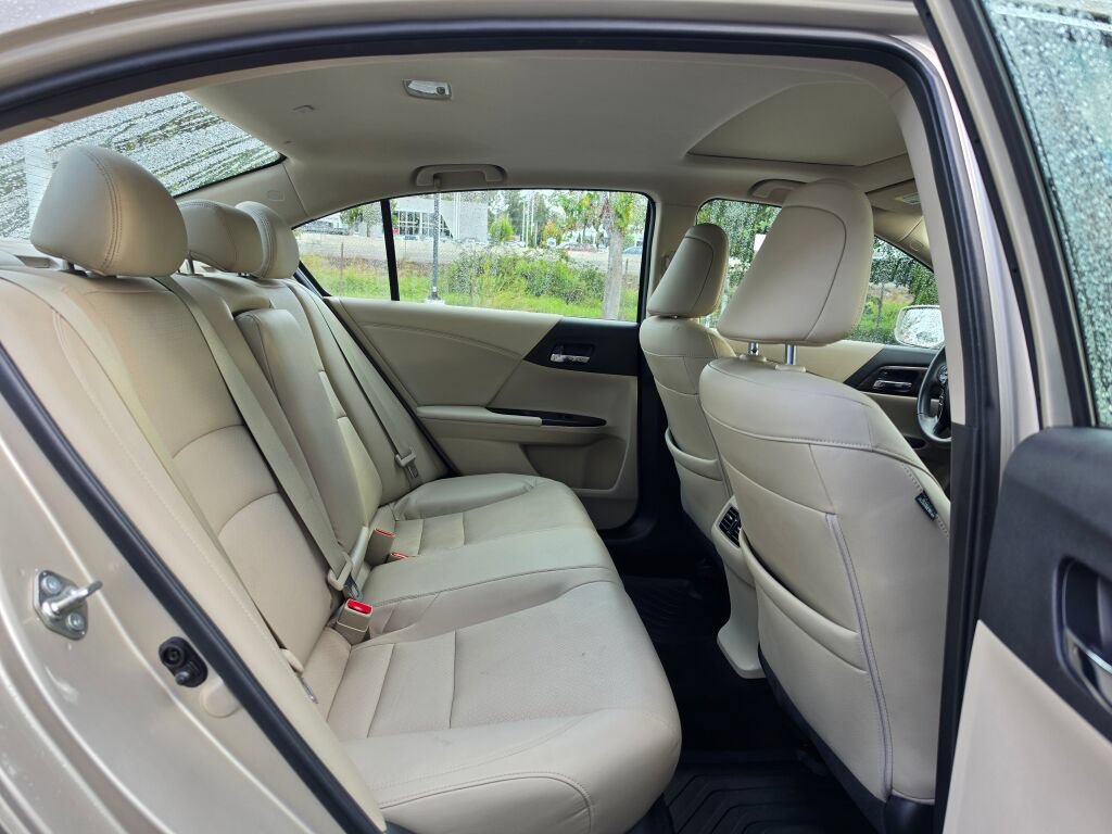 Certified 2017 Honda Accord EX-L image 12