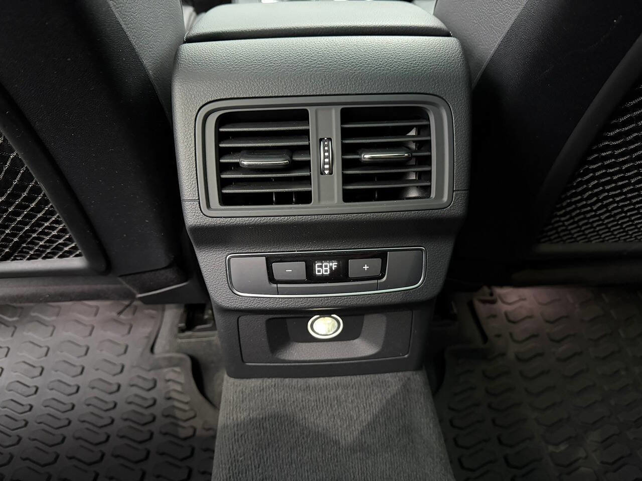 Used 2020 Audi Q5 2.0T Premium w/ Titanium Sport Package image 26