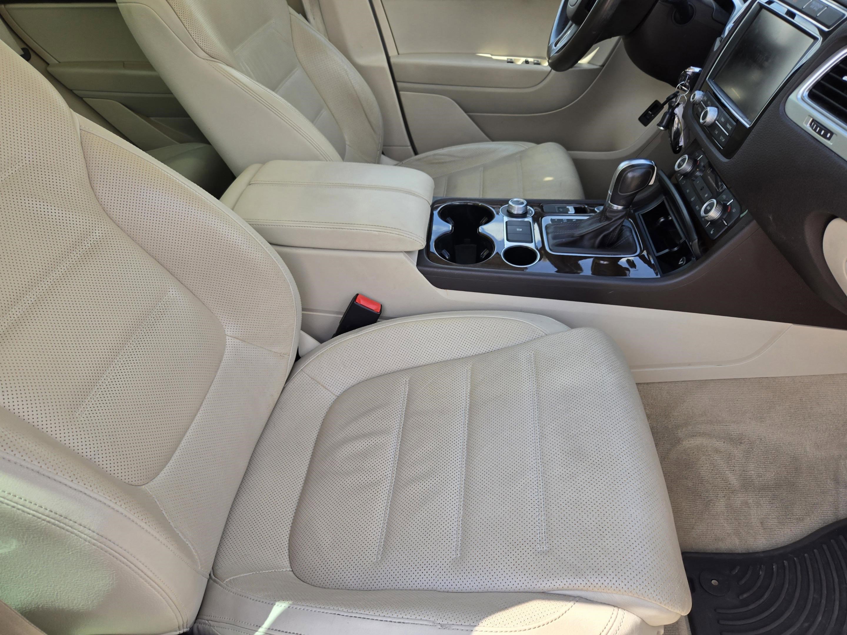 Used 2016 Volkswagen Touareg VR6 AWD/4WD image 20