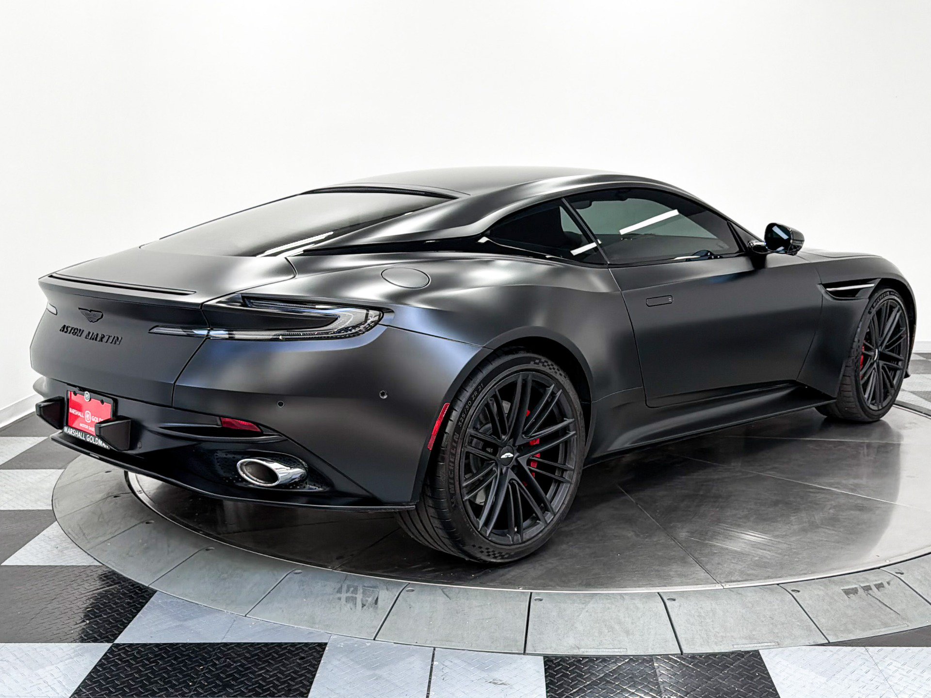 Used 2025 Aston Martin DB12 Coupe RWD image 9
