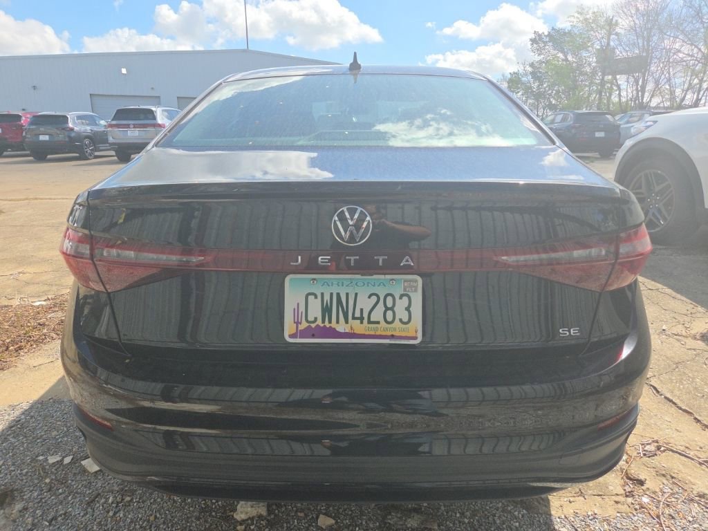 Used 2025 Volkswagen Jetta SE image 10