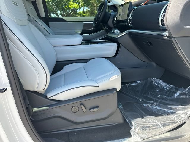 New 2026 Ford Expedition Platinum w/ Platinum Ultimate Package AWD/4WD image 13