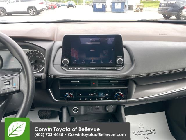 Used 2023 Nissan Rogue SV AWD/4WD image 11