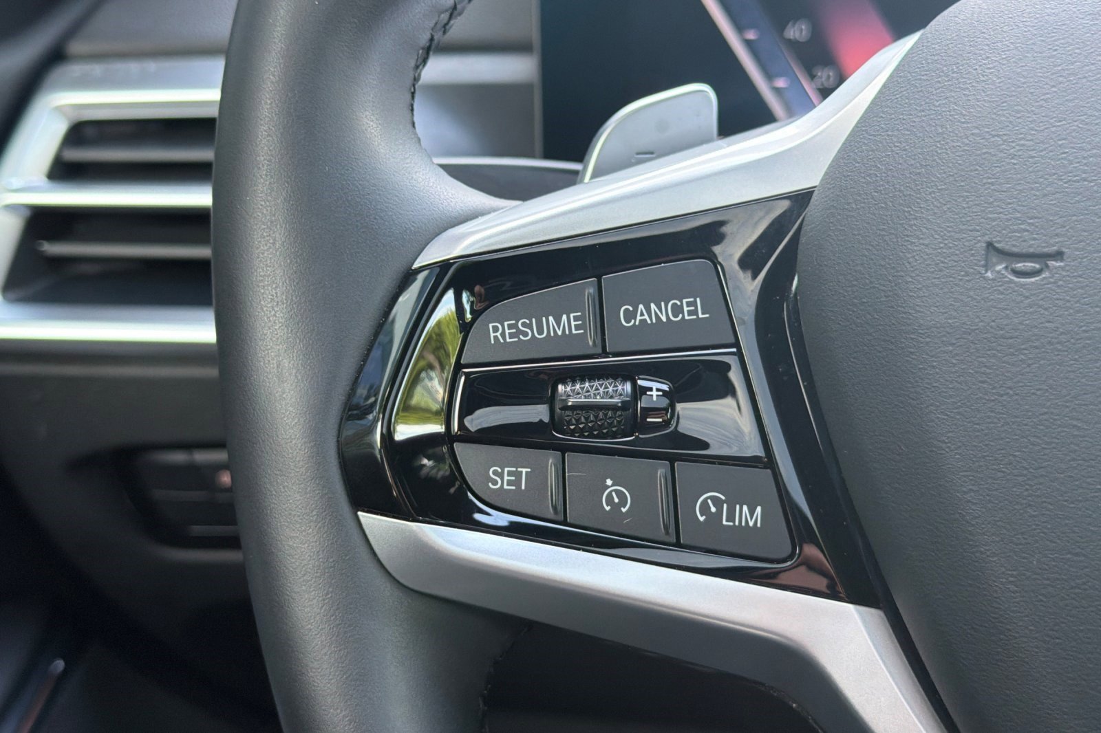Certified 2025 BMW 330i Sedan image 30