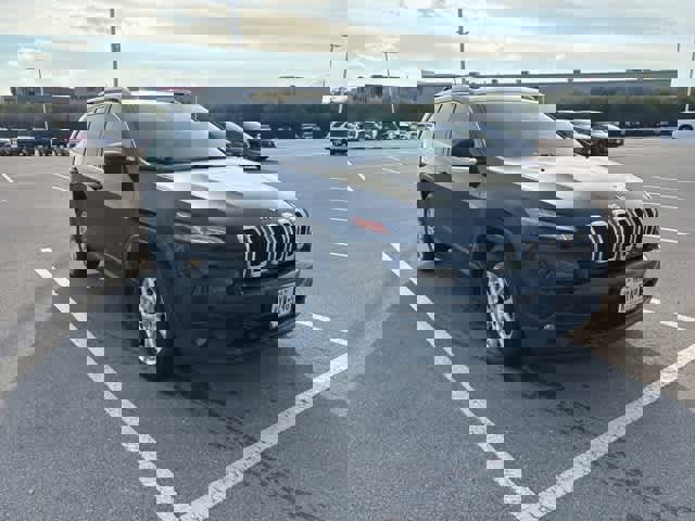 Used 2017 Jeep Cherokee Latitude w/ Comfort/Convenience Group image 8