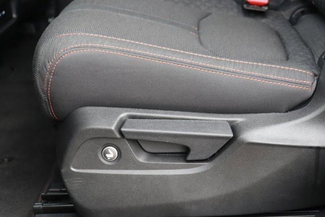 Used 2025 Honda Pilot Sport image 15