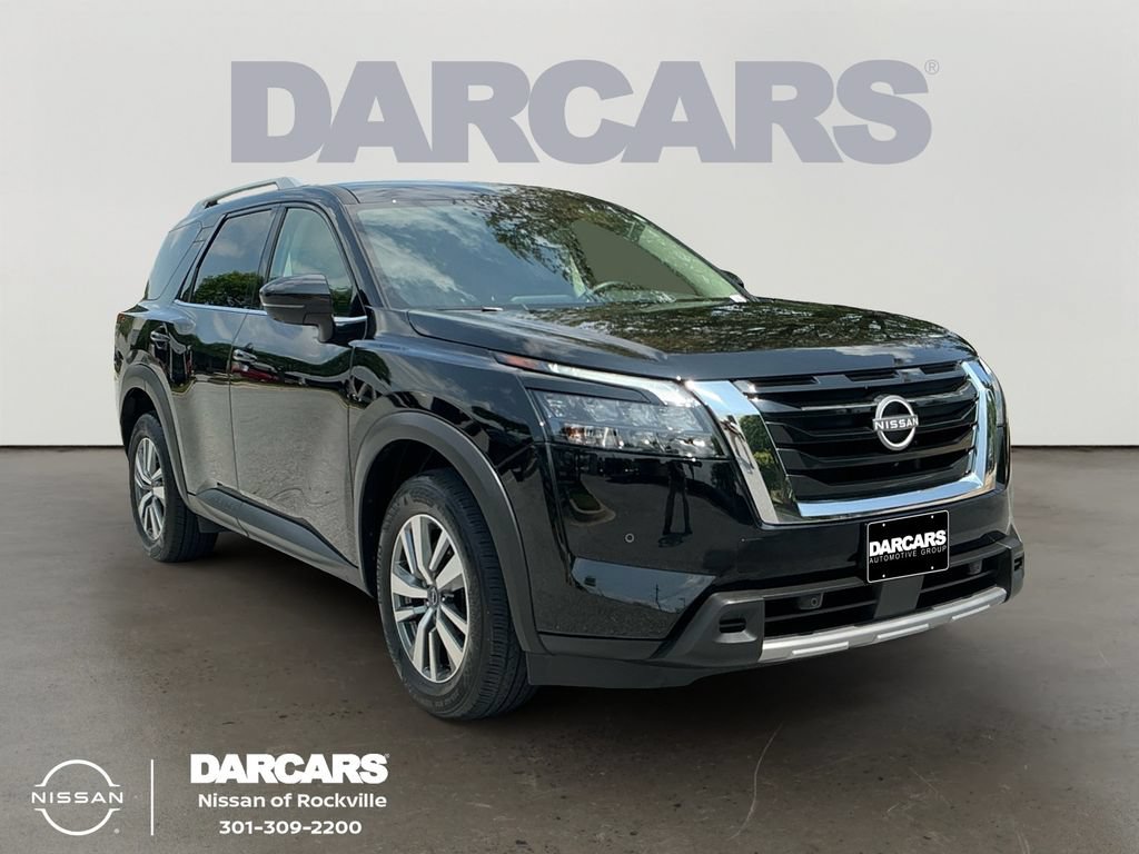 Used 2025 Nissan Pathfinder SL AWD/4WD image 1