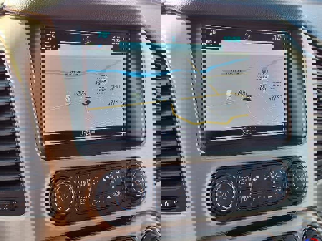 Used 2020 GMC Yukon Denali w/ Open Road Package image 19