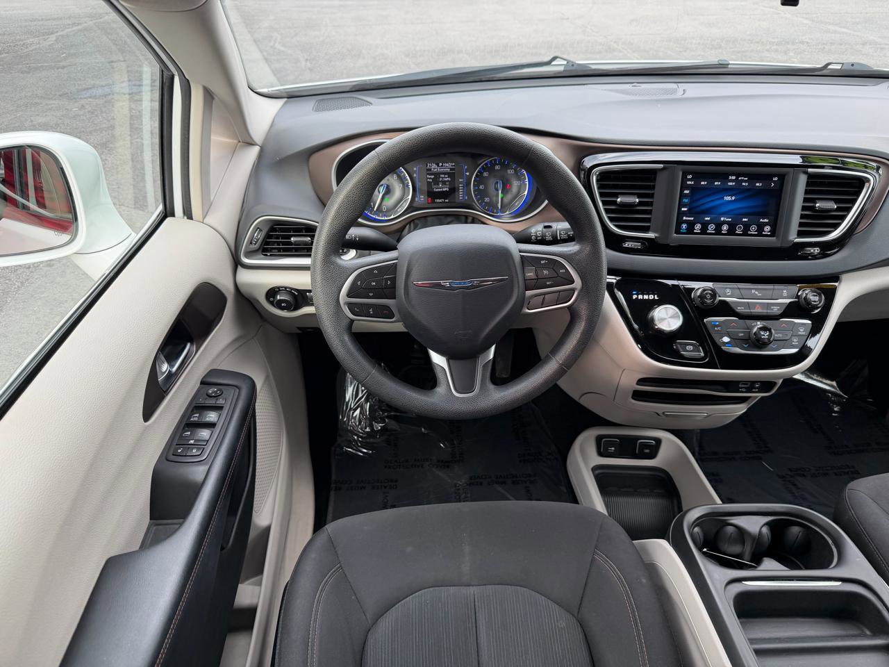 Used 2018 Chrysler Pacifica Touring Plus w/ Tire & Wheel Group image 15