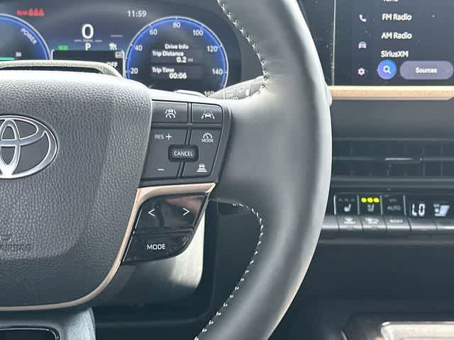 Used 2025 Toyota Crown Platinum AWD/4WD image 9