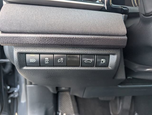 Used 2025 Toyota Camry LE FWD image 13