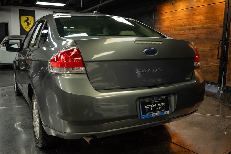 Used 2011 Ford Focus SE image 6