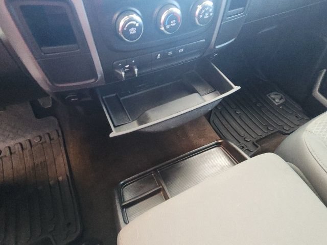 Used 2014 RAM 3500 Tradesman w/ Chrome Appearance Group RWD image 28