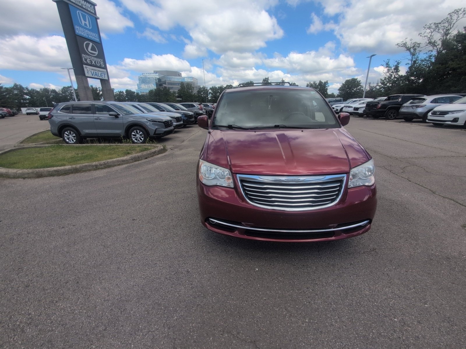 Used 2015 Chrysler Town & Country Touring FWD image 23