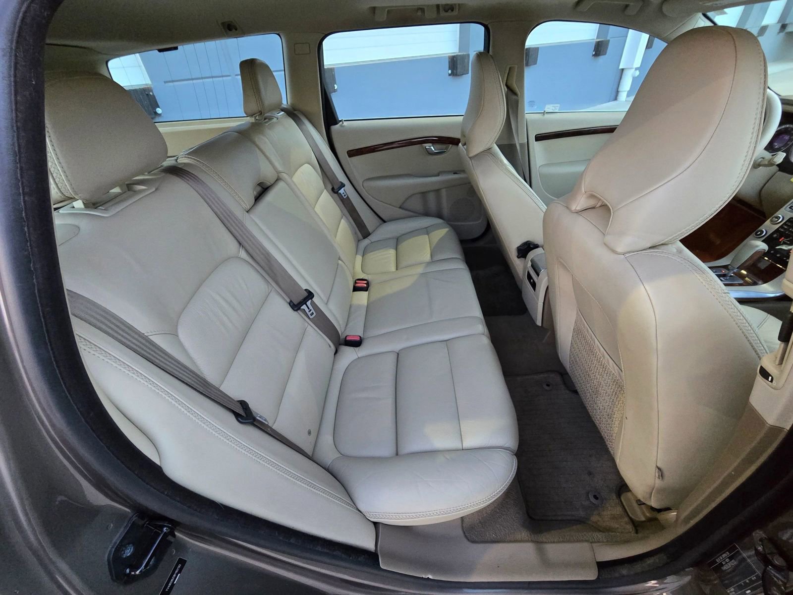 Used 2011 Volvo XC70 T6 image 16