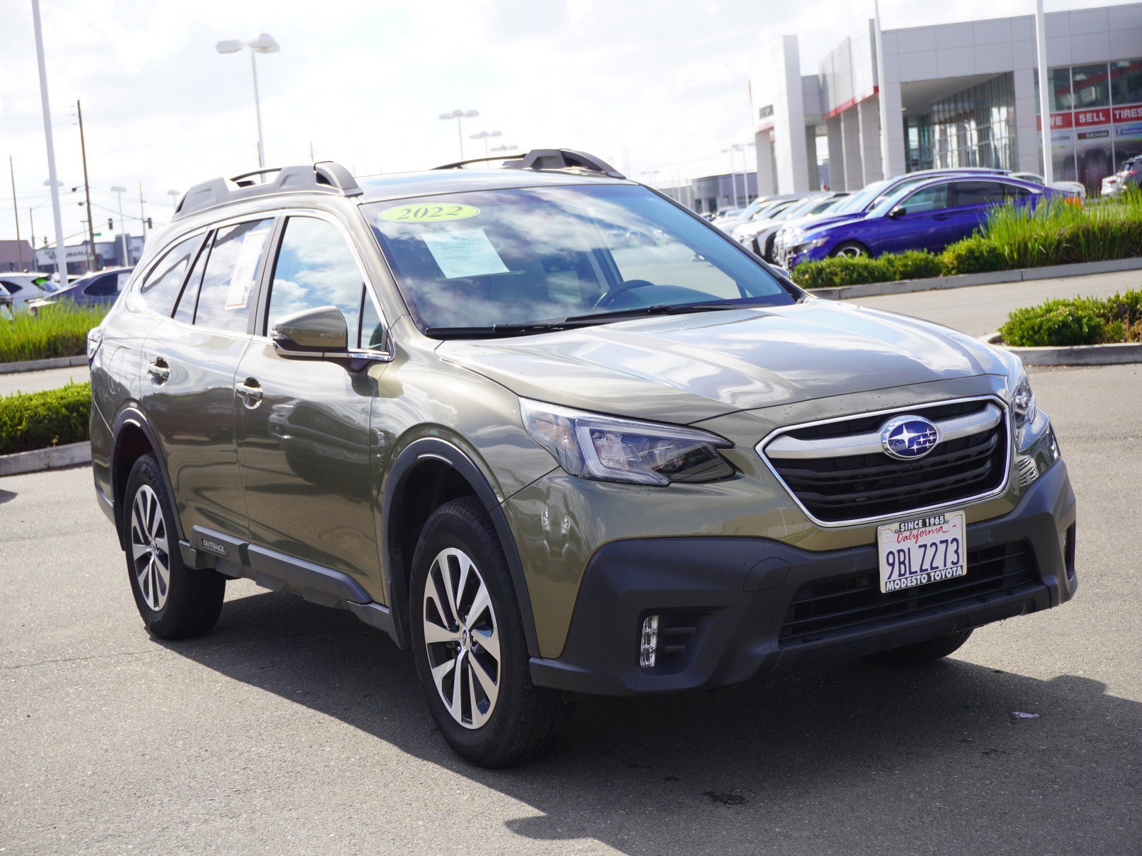 Used 2022 Subaru Outback Premium w/ Popular Package #1