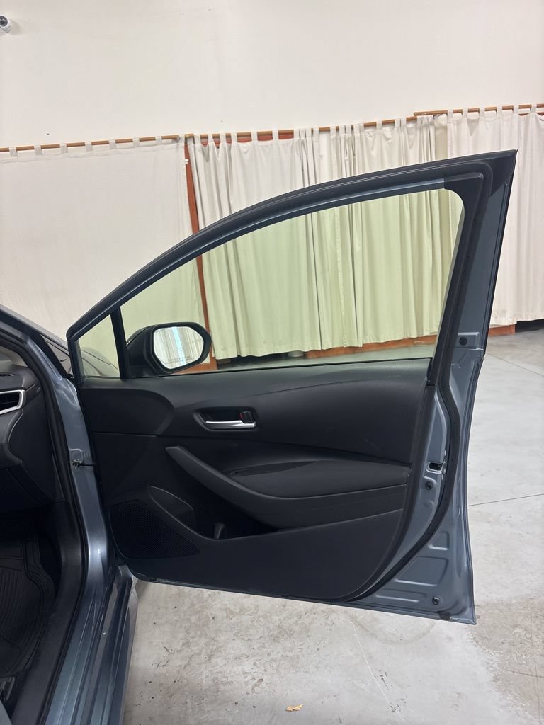 Used 2020 Toyota Corolla LE FWD image 26