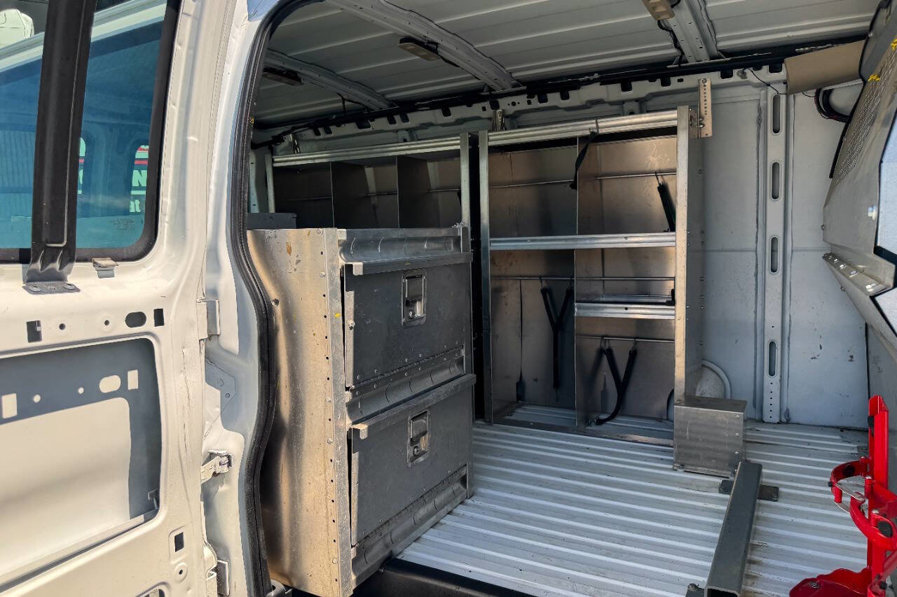Used 2019 Chevrolet Express 2500 w/ Driver Convenience Package image 15