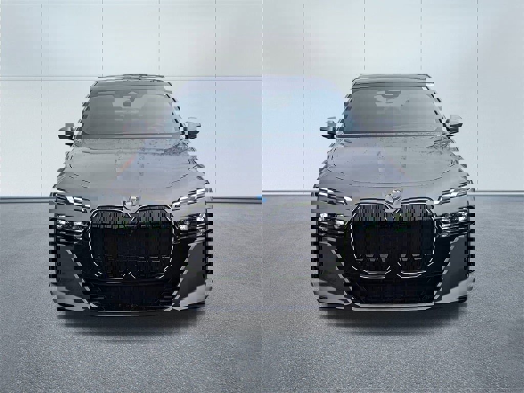 New 2025 BMW 740i xDrive w/ Premium Package image 5