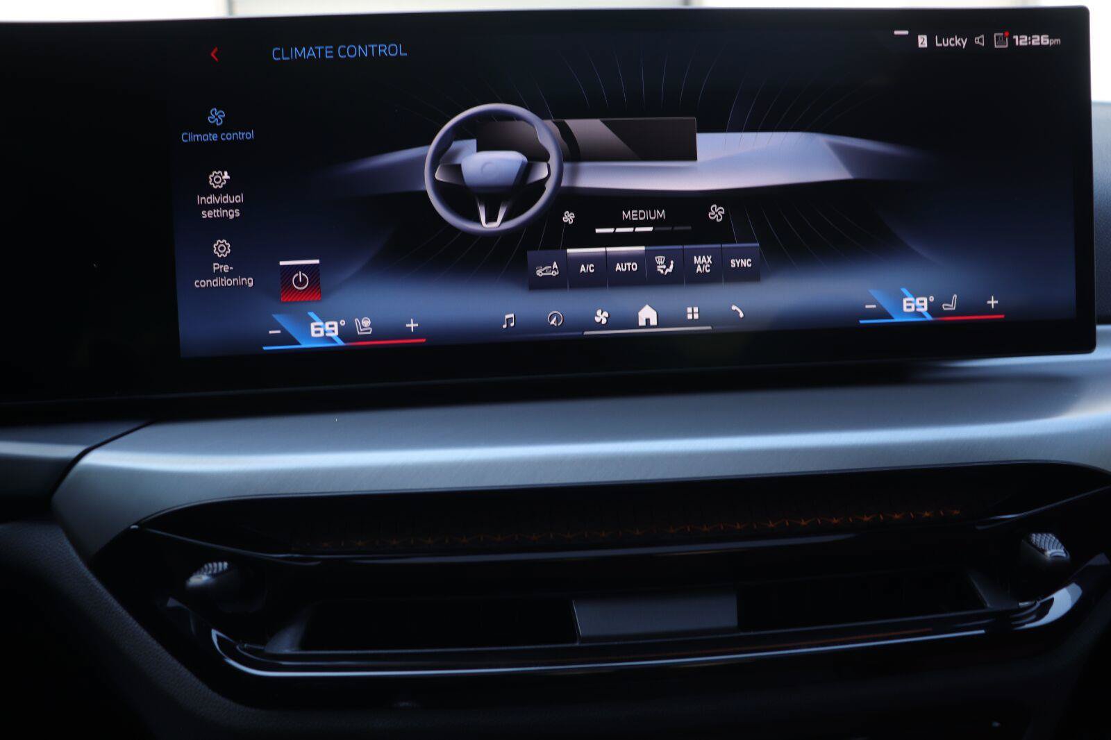 Used 2025 BMW M340i w/ Premium Package RWD image 31
