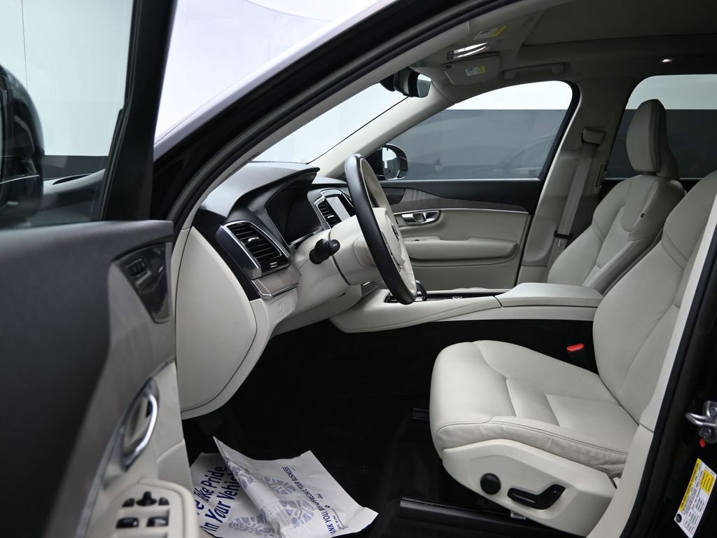Certified 2023 Volvo XC90 B6 Plus w/ Protection Package Premier image 11