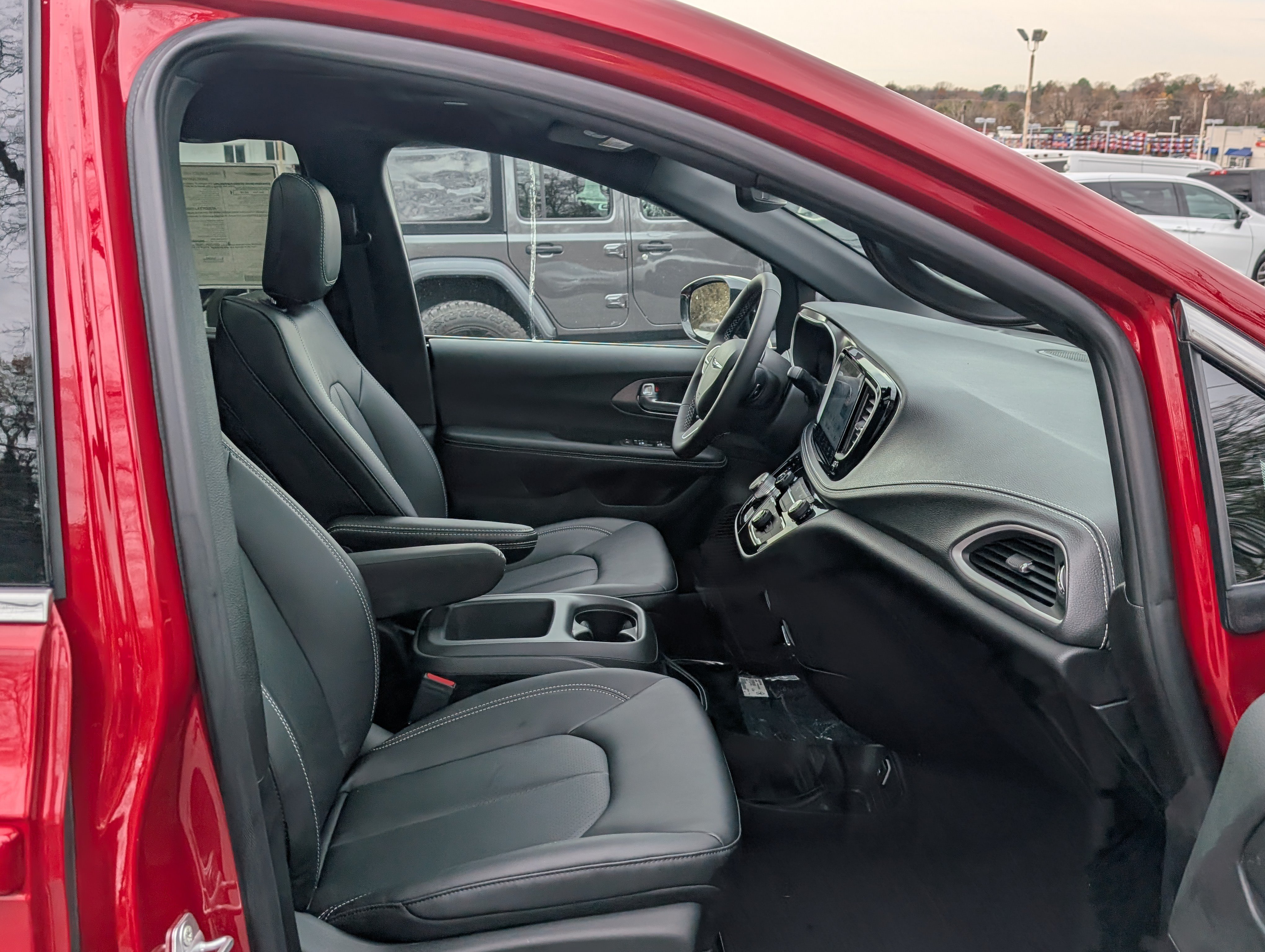 New 2026 Chrysler Pacifica Select AWD/4WD image 9