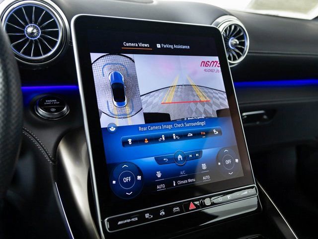 Used 2022 Mercedes-Benz SL 63 AMG 4MATIC w/ Driver Assistance Package image 25