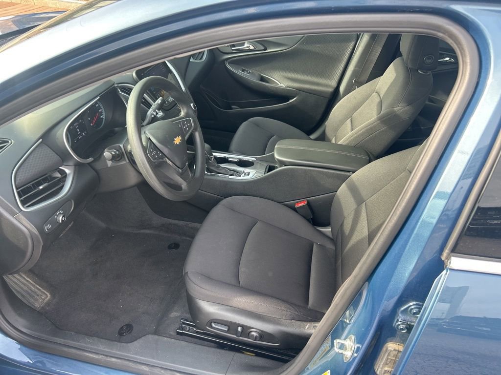Used 2025 Chevrolet Malibu LT image 13