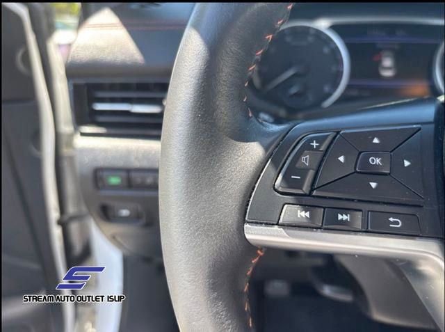 Used 2023 Nissan Sentra SR w/ Electronics Package image 30