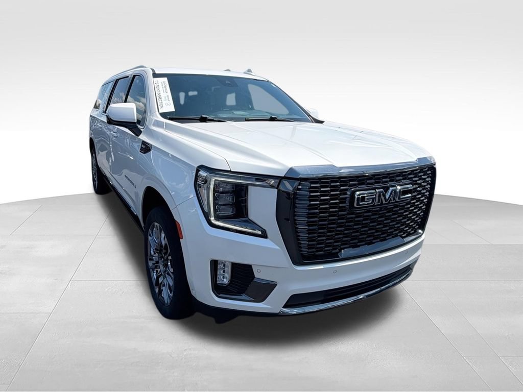 Used 2023 GMC Yukon XL Denali Ultimate AWD/4WD image 2