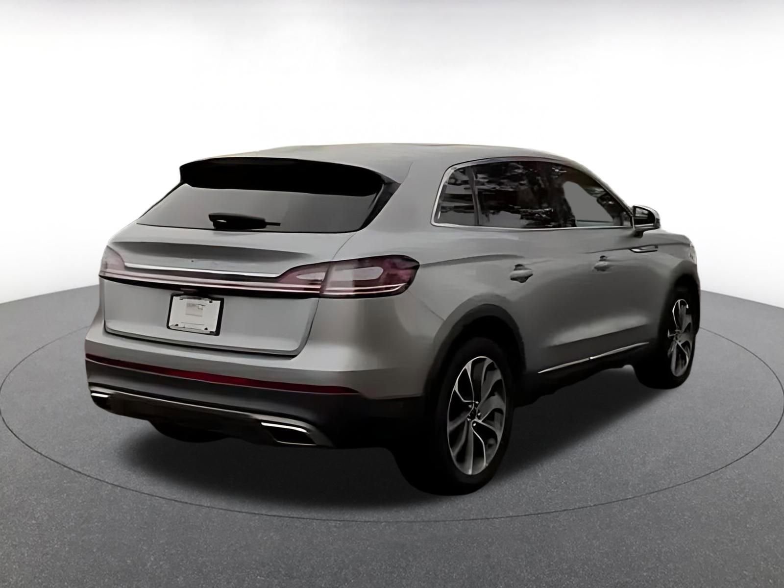 Used 2023 Lincoln Nautilus Reserve w/ Equipment Group 201A image 12