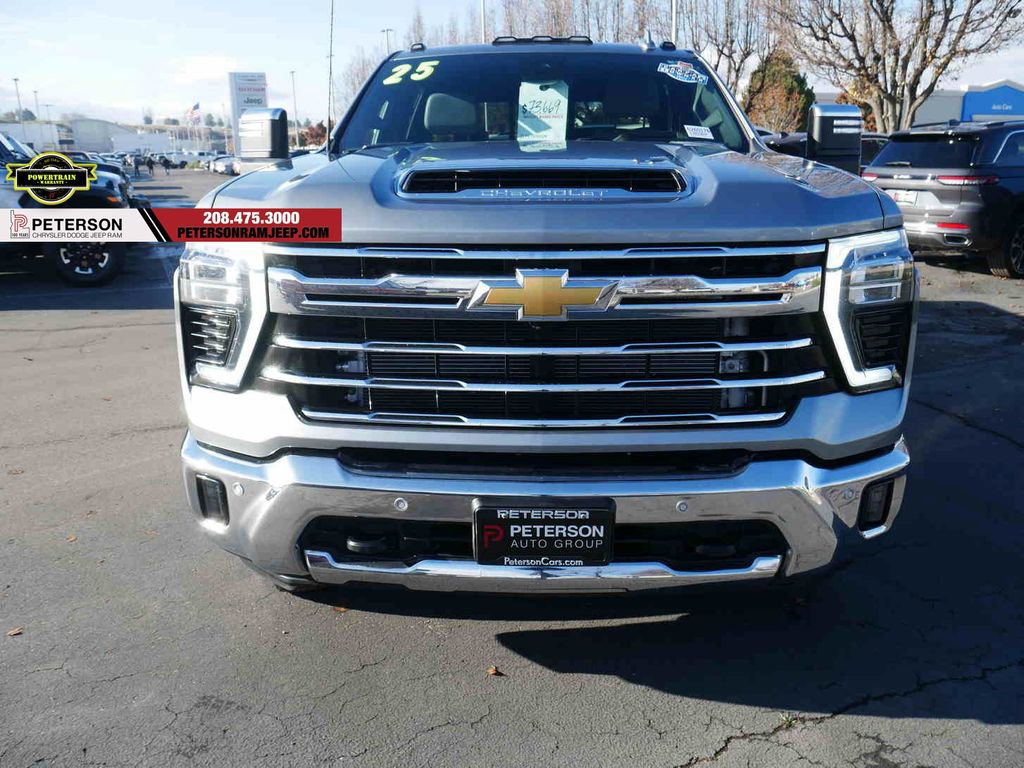 Used 2025 Chevrolet Silverado 3500 LTZ w/ LTZ Plus Package image 2