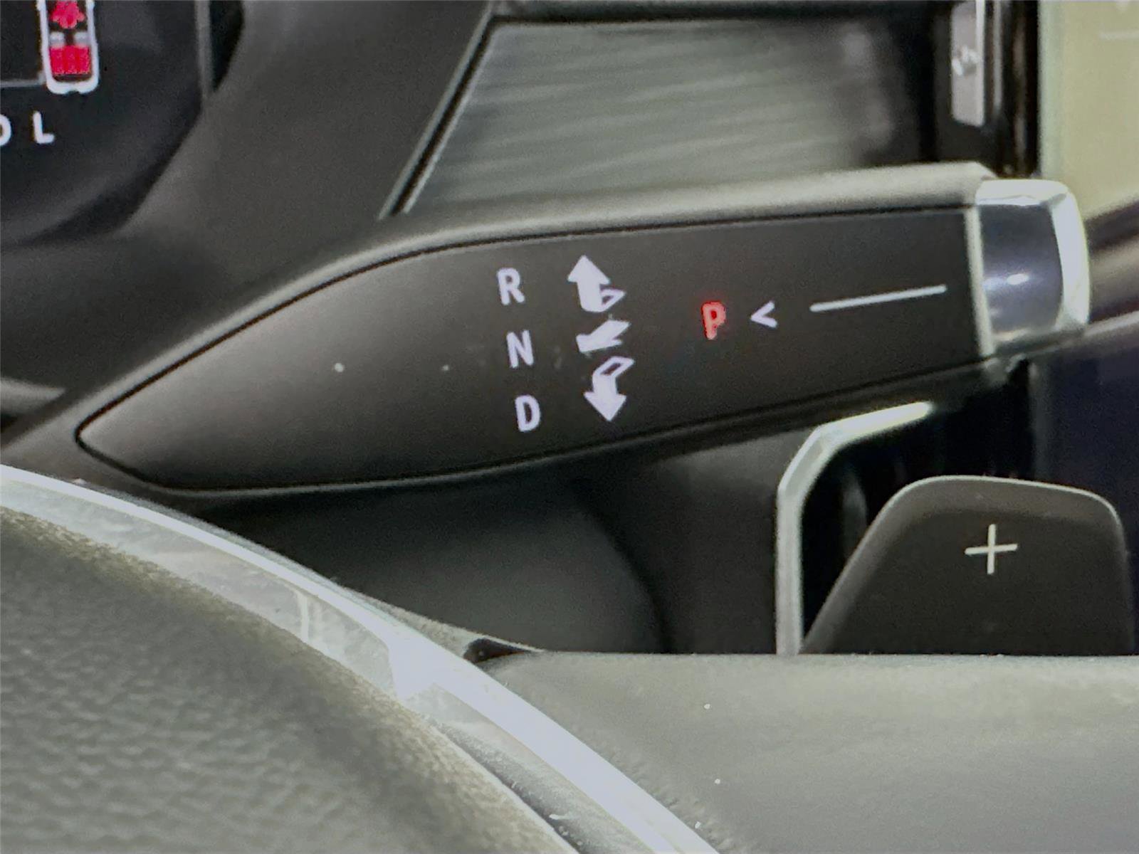 Used 2025 GMC Acadia Elevation image 17