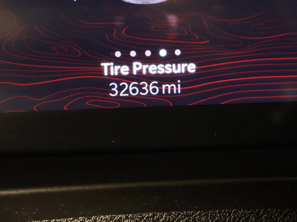 Used 2023 Jeep Grand Cherokee Limited w/ Luxury Tech Group II image 39