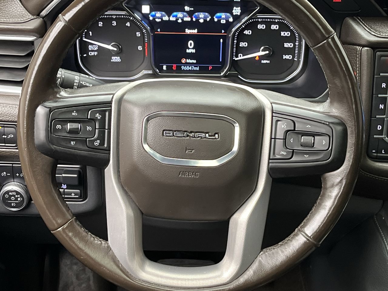Certified 2021 GMC Yukon Denali w/ Denali Premium Package AWD/4WD image 18