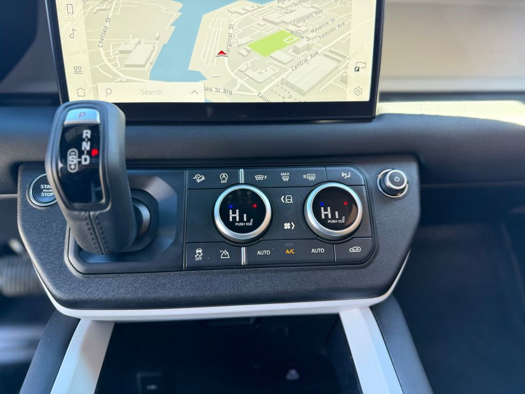 Used 2025 Land Rover Defender 110 S image 21