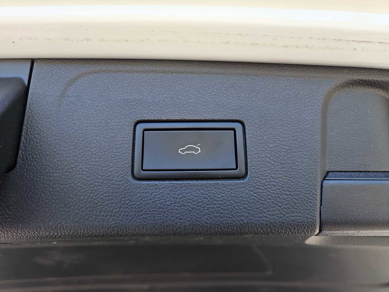 Used 2024 Volkswagen Atlas SE AWD/4WD image 22