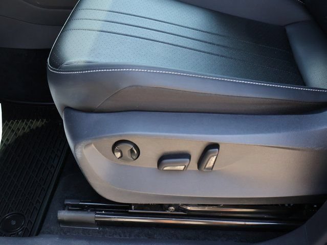 Used 2024 Volkswagen Tiguan SE R-Line FWD image 44