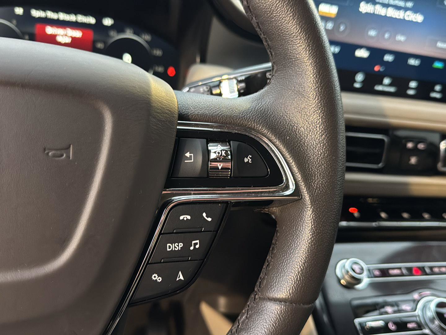 Used 2022 Lincoln Nautilus FWD w/ Premium Package image 19