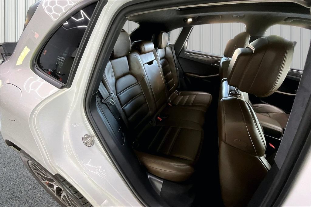 Used 2015 Porsche Macan Turbo AWD/4WD image 25
