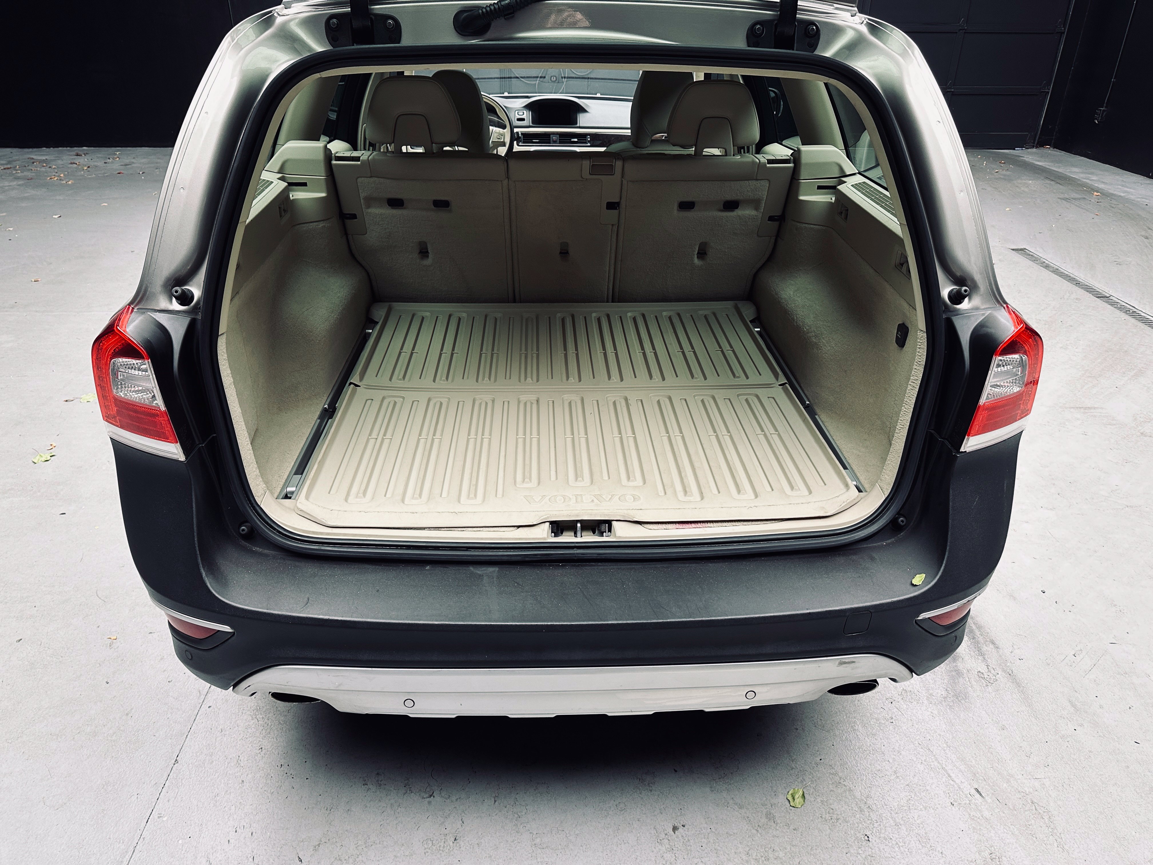 Used 2015 Volvo XC70 T5 Premier w/ Protection Package FWD image 37