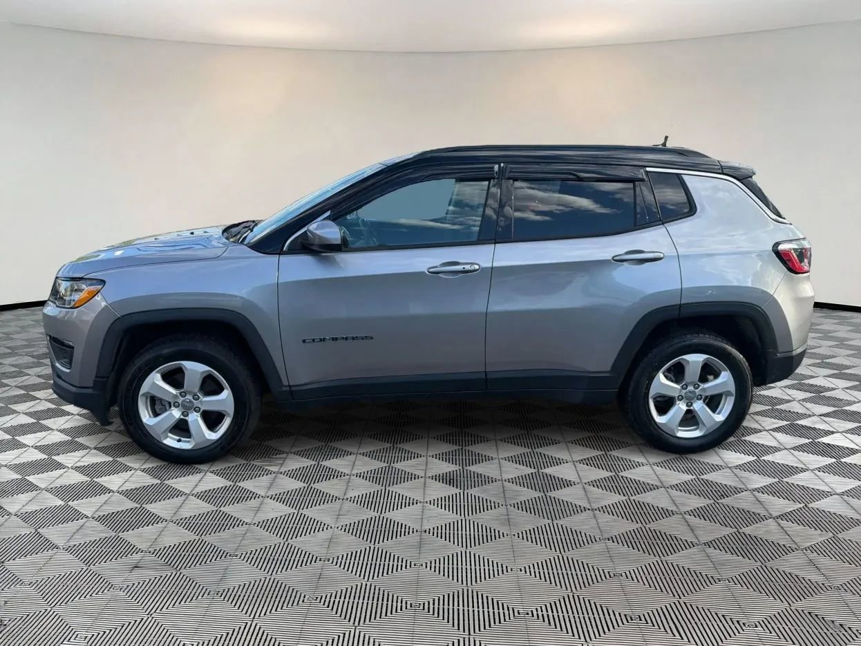 Used 2018 Jeep Compass Latitude w/ Popular Equipment Group AWD/4WD image 4